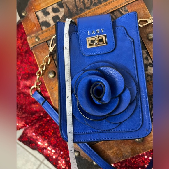 💙💙Blue Crossbody Bag with Rose Detail-EUC💙💙 - Picture 14 of 14